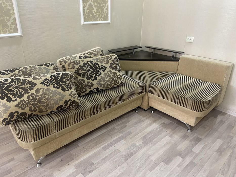 Продам диван в отличном состояние