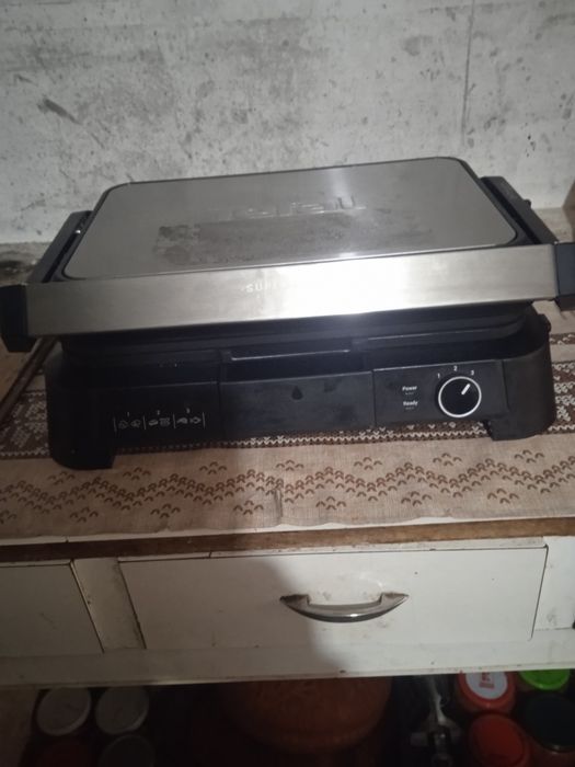 Vând friptoza tefal nouă folosită de două ori