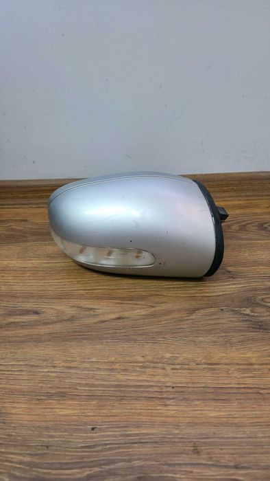 Дясно огледало за Mercedes C-Class W203 / Мерцедес Ц-Клас 2004г.