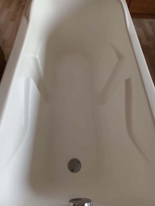 Vand cada baie noua  150 x 70 cm