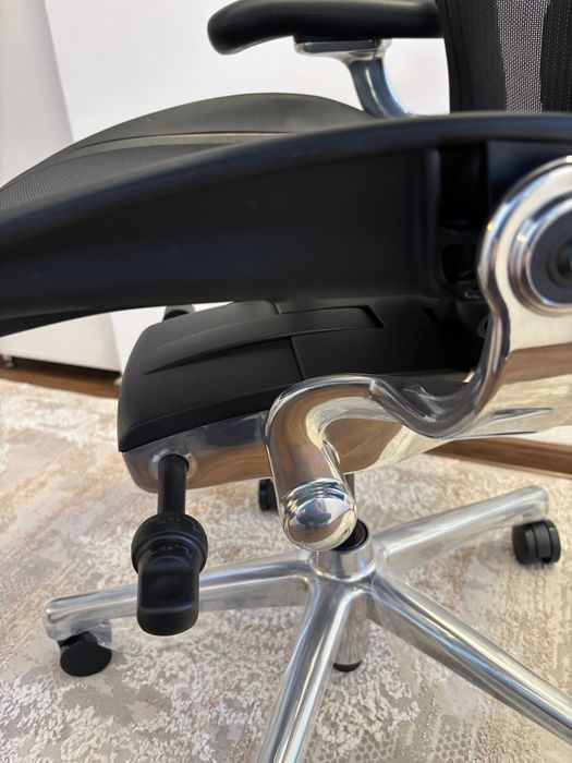 Scaun Herman Miller Aeron Remastered- aluminiu- marime C- full options