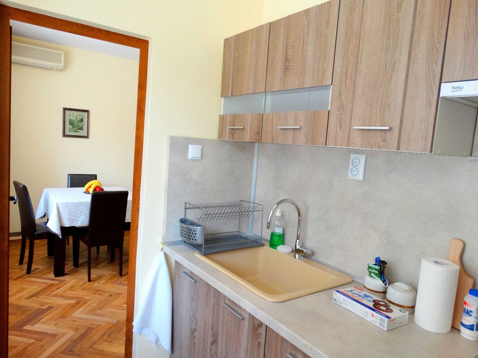 Дава се под наем Тристаен апартамент в Русе, Център - 90 кв.м за 420 € - Снимка #4