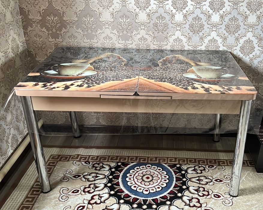 Продам кухонный стол