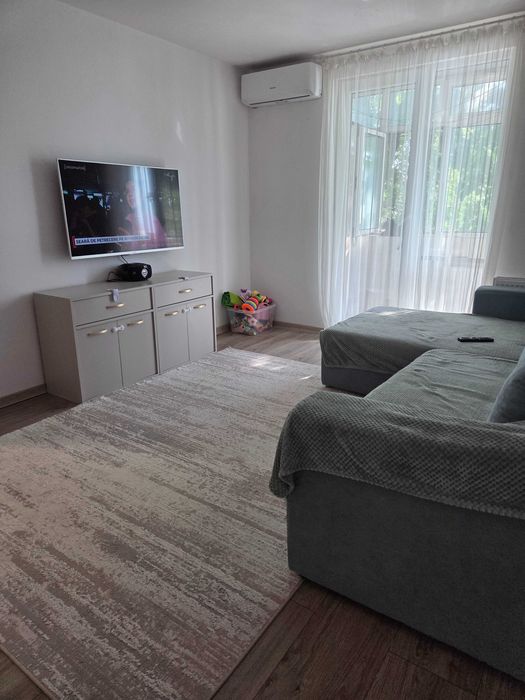 Direct proprietar vand apartament