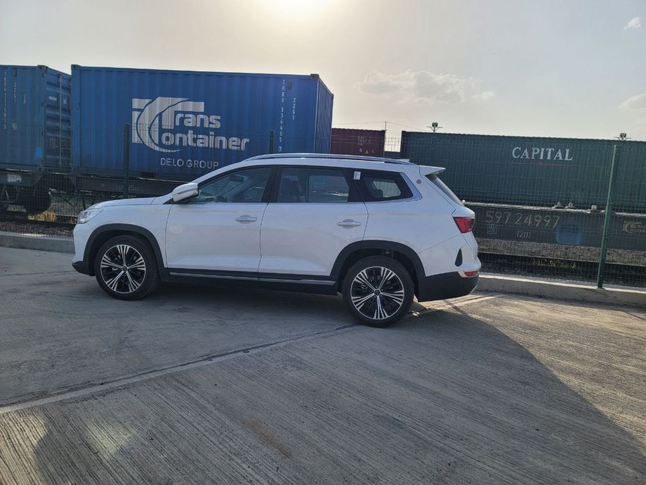 Jetour X95 avtomobili