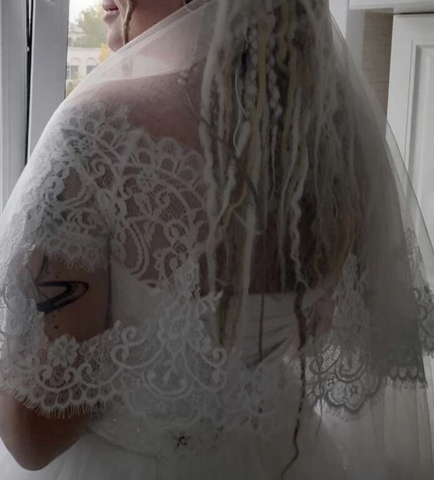 Свадебное платье с фатой