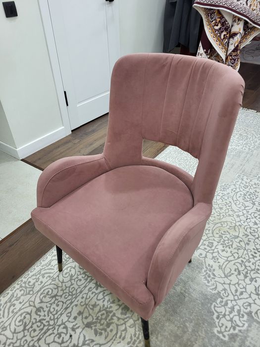 Стол большой кухонный