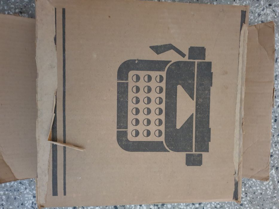 Чисто нова пишеща машина Privileg 160