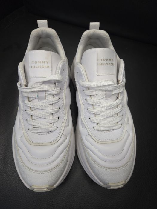 Tommy Hilfiger-сникърси