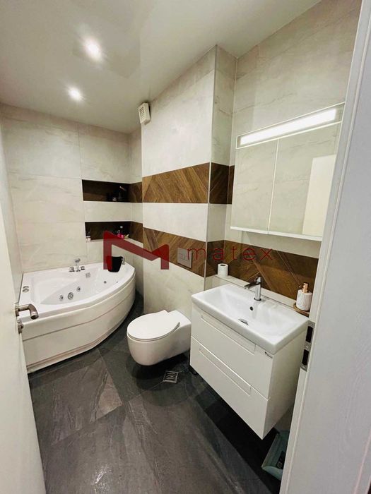 Продава се Тристаен апартамент в Варна, Трошево - 110 кв.м за 1955 €/кв.м - Снимка #12