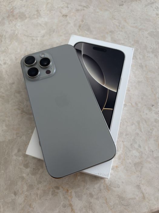 Iphone 16 pro max 256gb, в подарок 5 чехлов