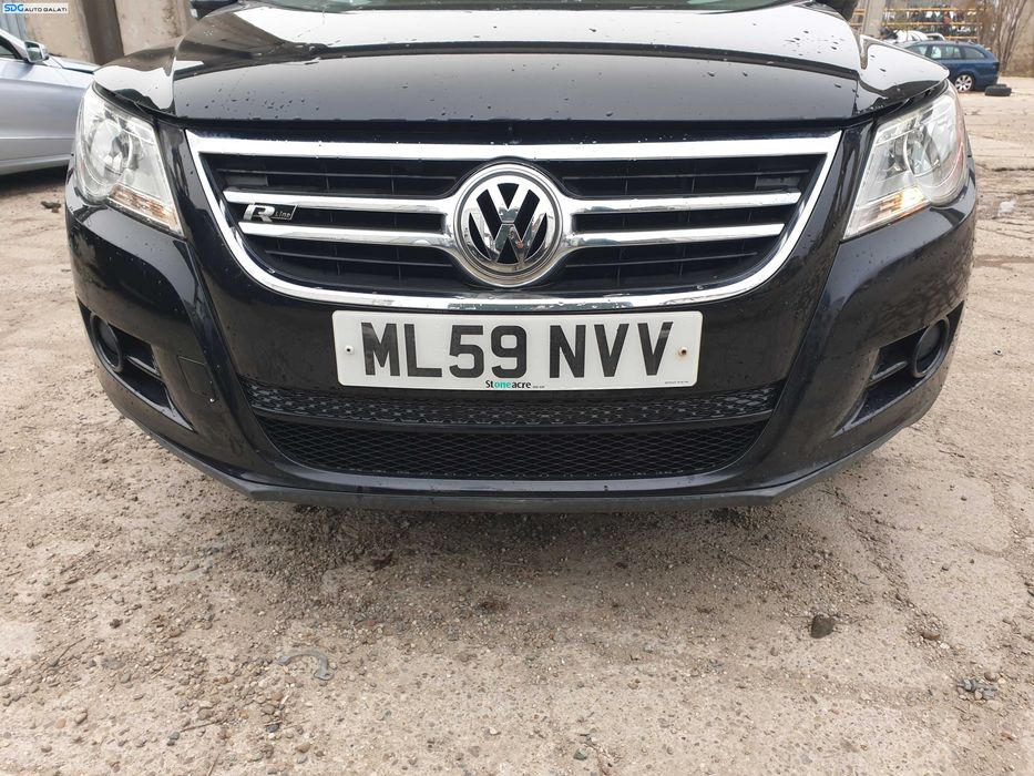 Bara Spoiler Fata cu Grila cu Emblema si Grile Proiectoare Volkswagen Tiguan NFL Non Facelift 2007 - 2011 Culoare LC9X [K0992] [K0989]