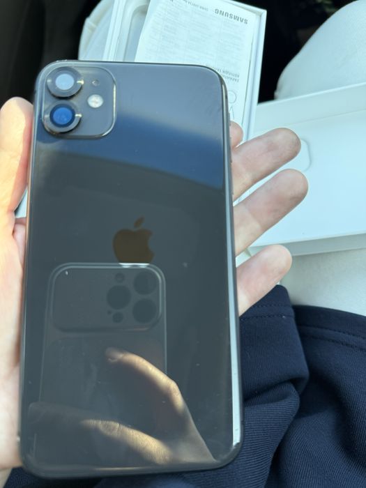 Продам айфон 11