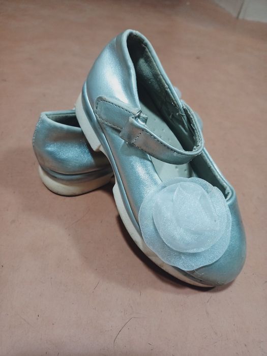 Сандалии для девочки