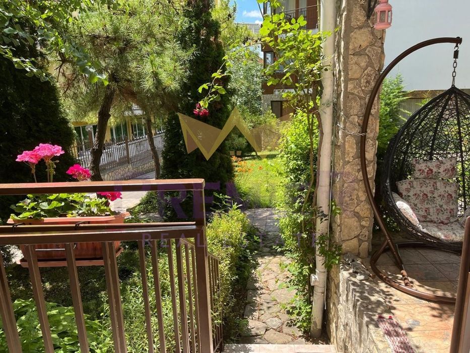 Продава се Двустаен апартамент в к.к. Елените - 75 кв.м за 1100 €/кв.м - Снимка #8