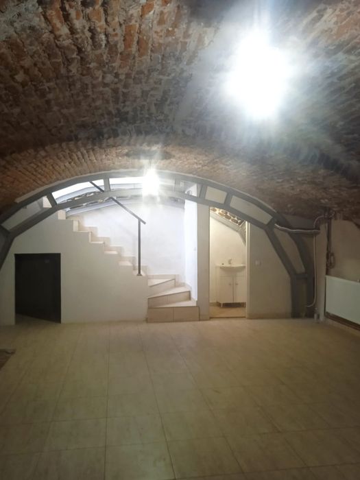 Dau in chirie spatiu comercial ultracentral Oradea
