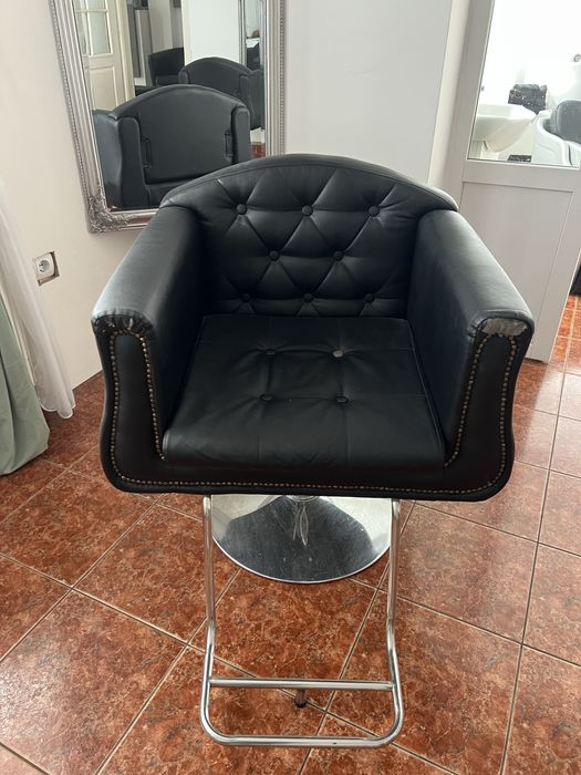 Scaun coafor - 3 buc disponibile se vand si la bucata