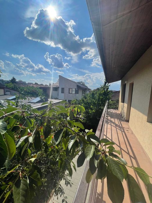 Inchiriez apartament 2 camere in curte privata militari