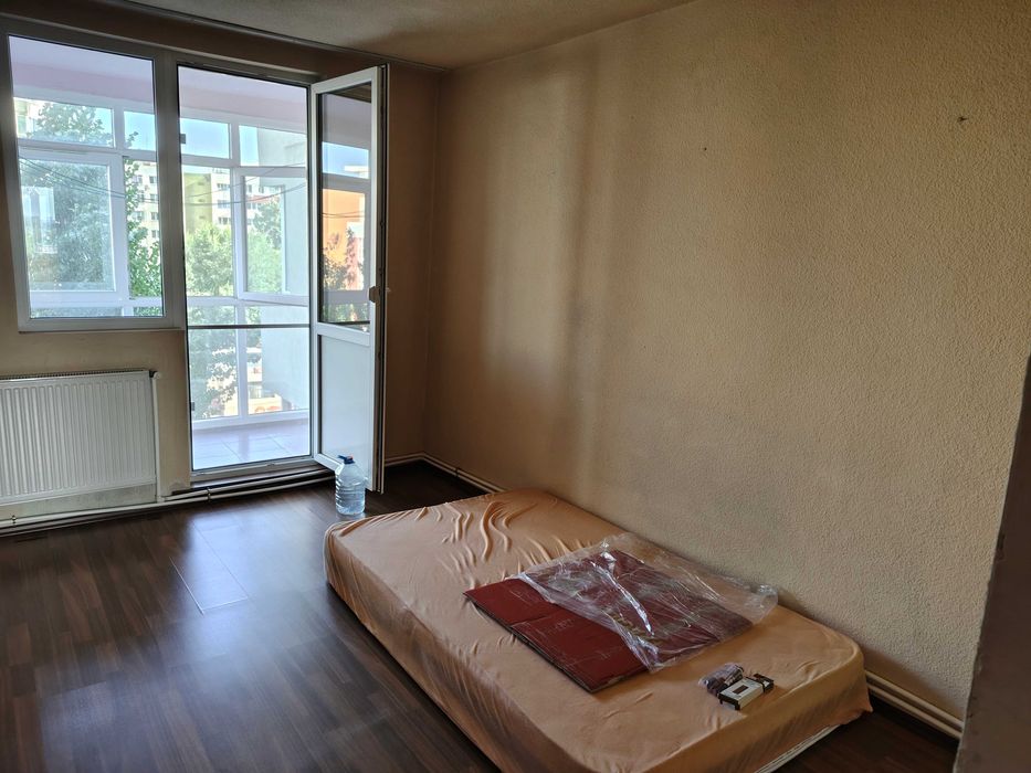 Vând apartament cu 3 camere Obregia sector 4