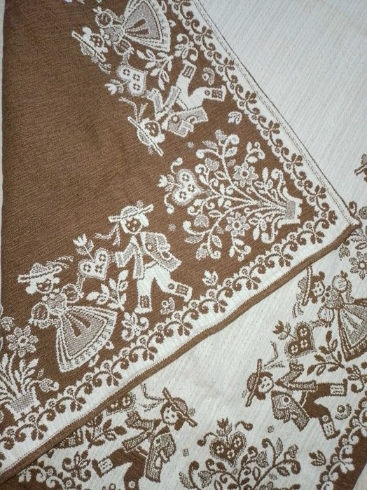 Покривка за маса, калъфки за възглавници