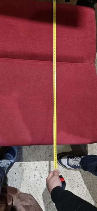 Продавам диван 120евро фотьоил 120 евро бюро 25 евро