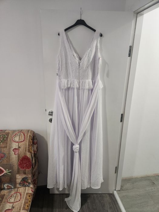 Чисто нови булчински рокли