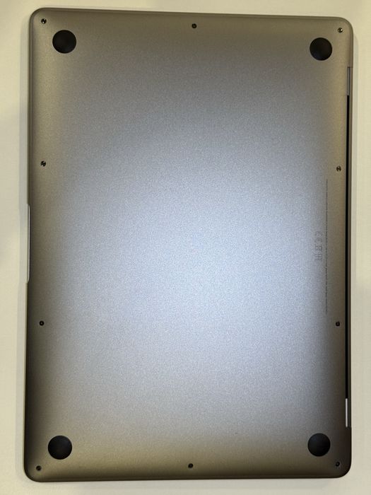 Чисто нов Macbook M1 , 13,3’ 256GB  В гаранция