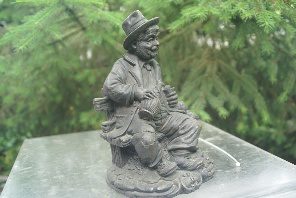 продавам старинна медна фигура 25 см