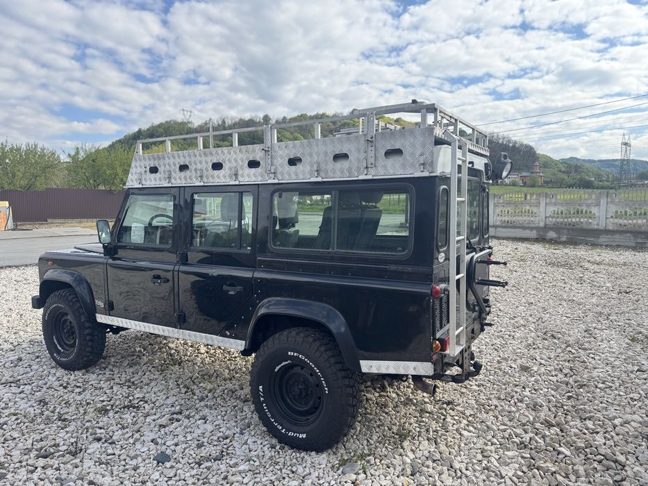 Land Rover Defender//Ovelanging