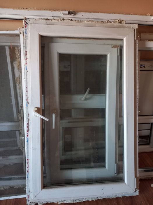 Geamuri termopane și o ușă