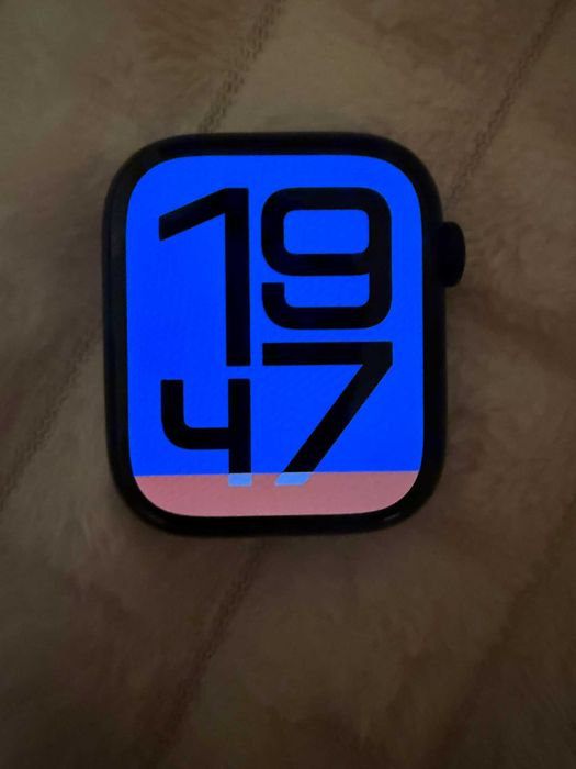 Apple Watch S8, Midnight, 45mm, 100% батерия + подарък кейс