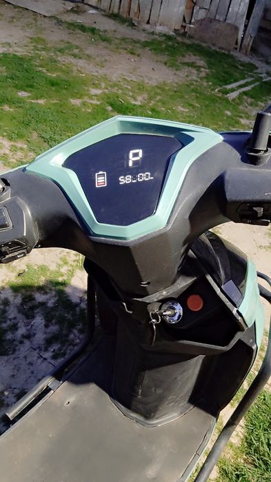 Schimb mașină manuală si scuter electric pe o  masina automată.