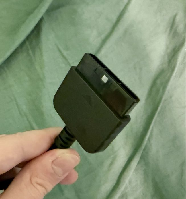 Vând Controller/Gamepad Trust Predator pentru PS2 si PC