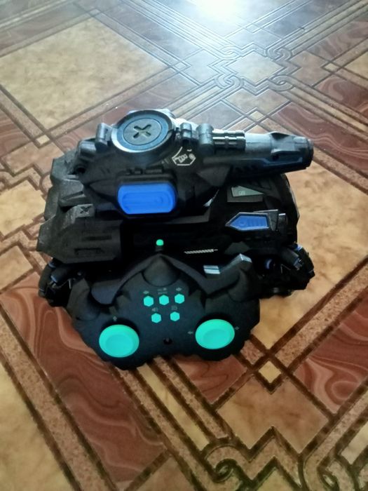 Продам танк игрушка интересная и новая.