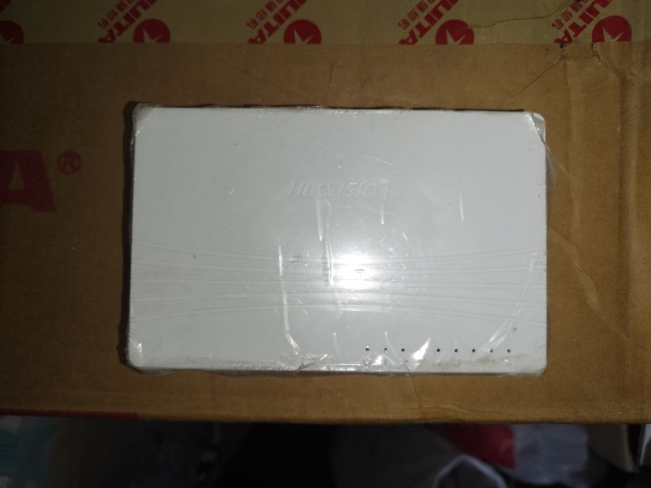 Hub Switch 8 port Kommuntator 8 port  Свитч 8 портнов