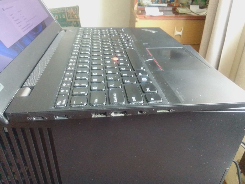 Продавам Lenovo ThinkPad T15 Gen 2