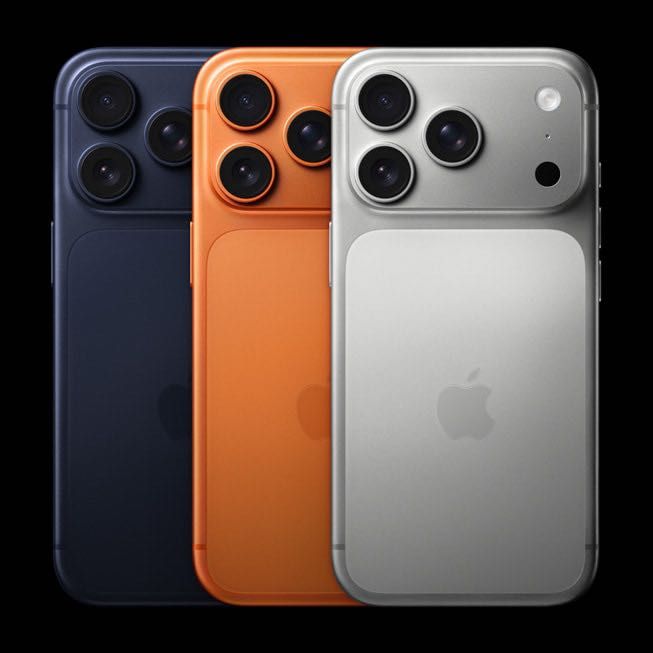 Iphone 17 Pro Max 256GB Orange Silver Blue Гаранция 3 години