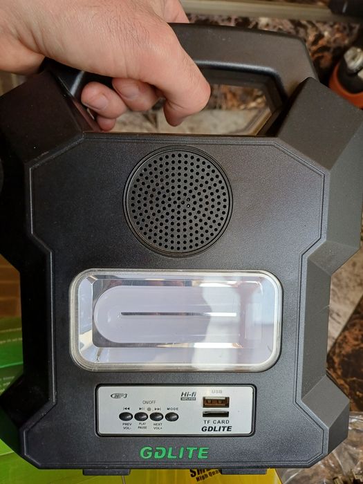 Kit portabil solar USB , Radio , mp3