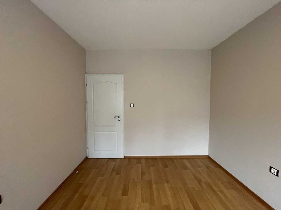 Продава се Тристаен апартамент в Пловдив, Каменица 1 - 89 кв.м за 1009 €/кв.м - Снимка #9