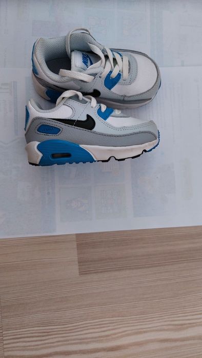 Детски маратонки Nike и подарък маратонки Skechers