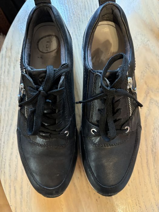 Продам кроссовки  Tamaris, 38 р