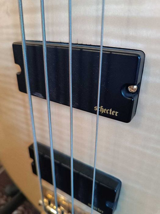 Продам бас-гитару Schecter Omen Extreme-4 Gloss Natural.