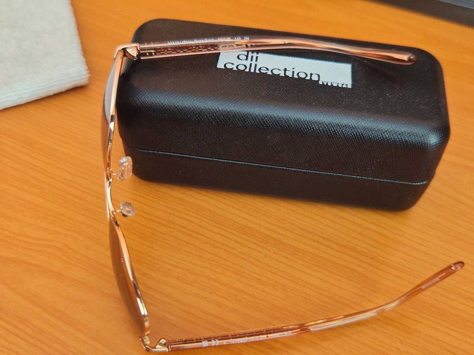 Слънчеви очила Coach Shiny Rose Gold  HC7161 CR617