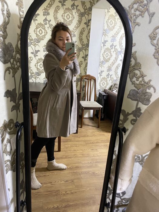 Продам пальто 5 тыс. воротник песец