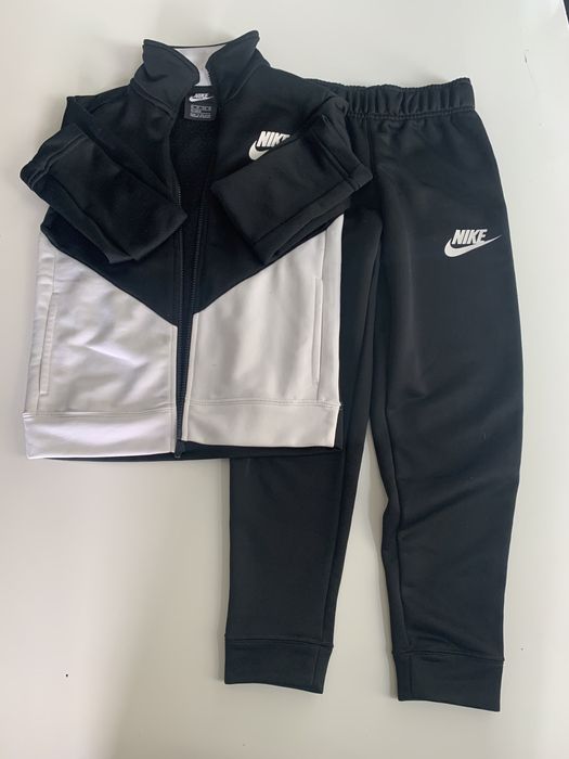 Treninguri Nike ,Adidas, bluze de trenig si geacă de vară, preturi de la 45 lei