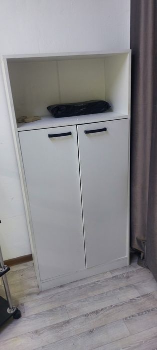 Шкаф белый для салона, офиса , дома