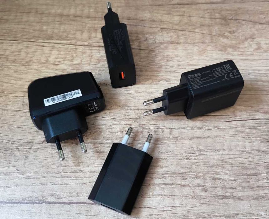 Incarcatoare de retea cu mufa USB