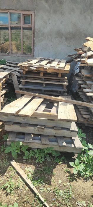 Продам поддоны .