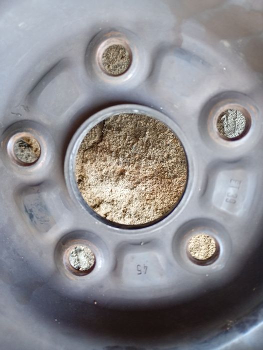 Гуми с джанти 16ки от тойота версо