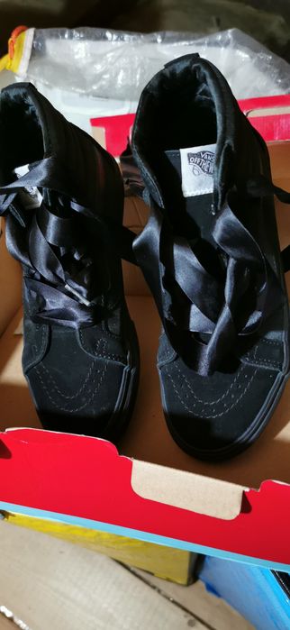 Ghete vans     aproape noi